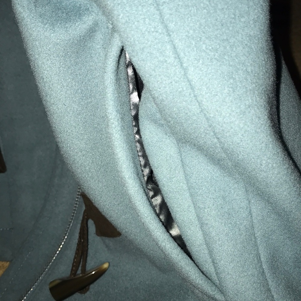 Coat - Picture 5 of 7